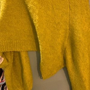 Urban outfitters cropped cardigan sz large